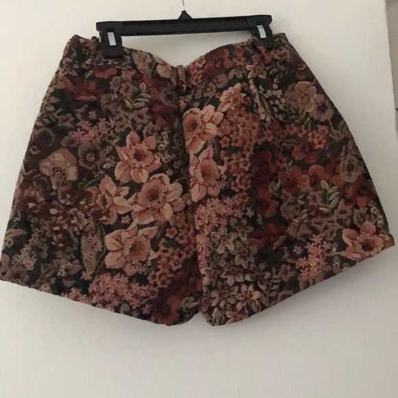 Short - Picture 2 of 3